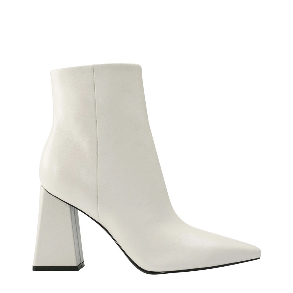 Marc Fisher KULIKA HEELED BOOTIE